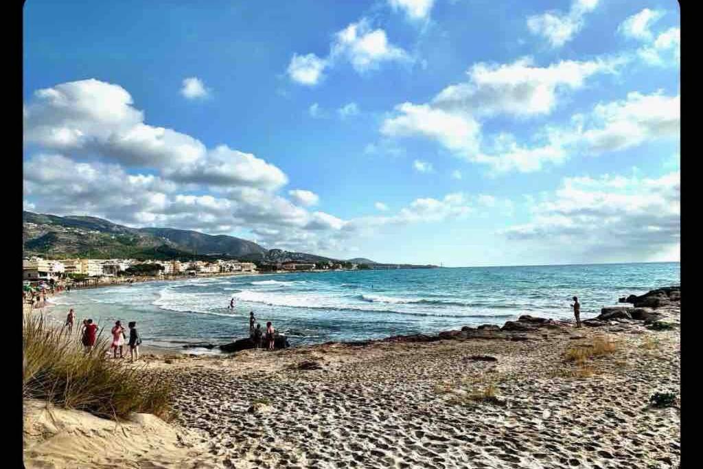 Neu renoviertes Strandappartment mit Meerblick Alcossebre Buitenkant foto